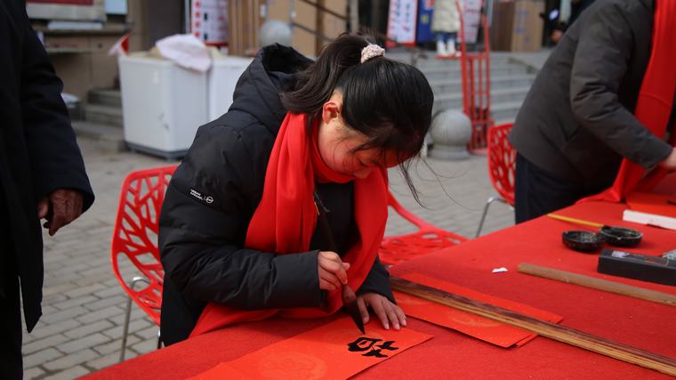 书香伴年味 春联送福至——民权县开展新春阅读+义写春联进乡村赋能振兴