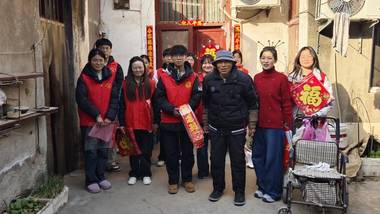 墨香暖民心 春联送万福——民权县图书馆开展新春送福暨读者满意度调查活动 墨香暖民心 春联送万福——民权县图书馆开展新春送福暨读者满意度调查活动