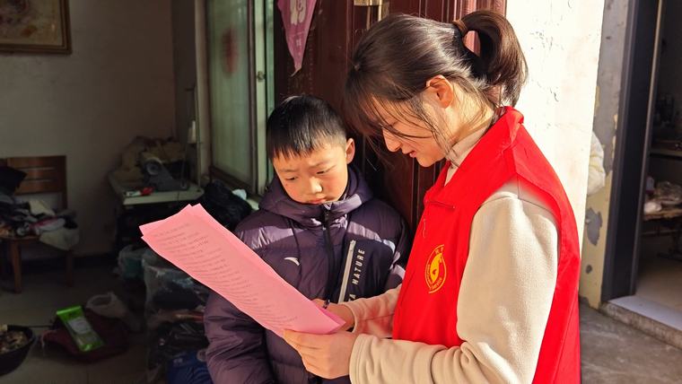 墨香暖民心 春联送万福——民权县图书馆开展新春送福暨读者满意度调查活动 墨香暖民心 春联送万福——民权县图书馆开展新春送福暨读者满意度调查活动