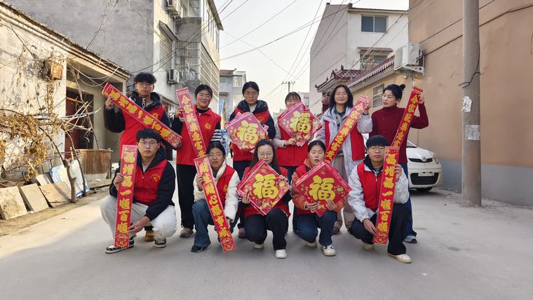 墨香暖民心 春联送万福——民权县图书馆开展新春送福暨读者满意度调查活动 墨香暖民心 春联送万福——民权县图书馆开展新春送福暨读者满意度调查活动