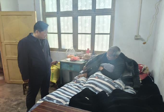 迎新春送祝福入村慰问暖民心 ——民权县卫健委开展新春走访慰问活动