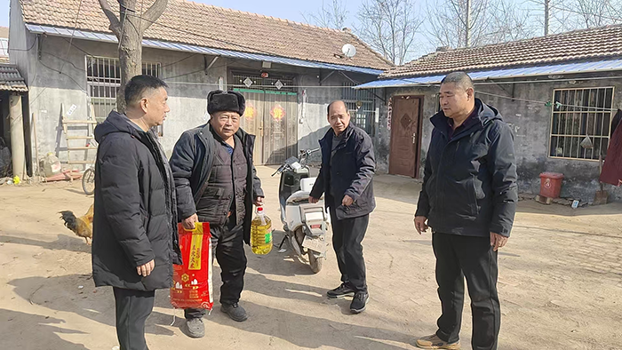 民权县粮食收购储备中心：春节慰问送温暖 结对帮扶暖人心
