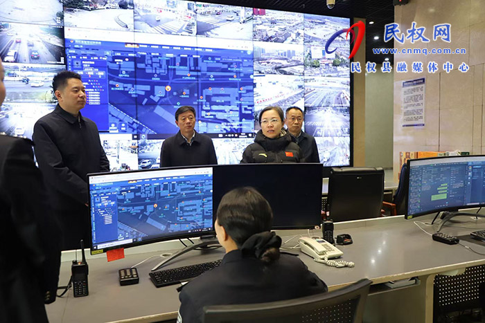 县委书记王静娴看望慰问春节期间公安系统值班工作人员