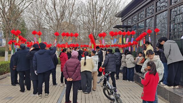 【网络中国节·元宵节】民权县图书馆举办“马跃书香闹元宵”第四届灯谜竞猜活动