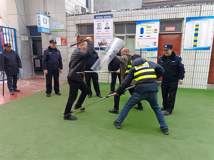 民权县第三小学开展护学岗防爆演练  筑牢校园安全防线