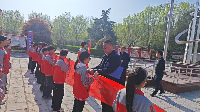 故土英魂在,清明少年行—— 民权县白云寺镇第一初级中学祭扫杞县烈士陵园纪实 故土英魂在,清明少年行—— 民权县白云寺镇第一初级中学祭扫杞县烈士陵园纪实