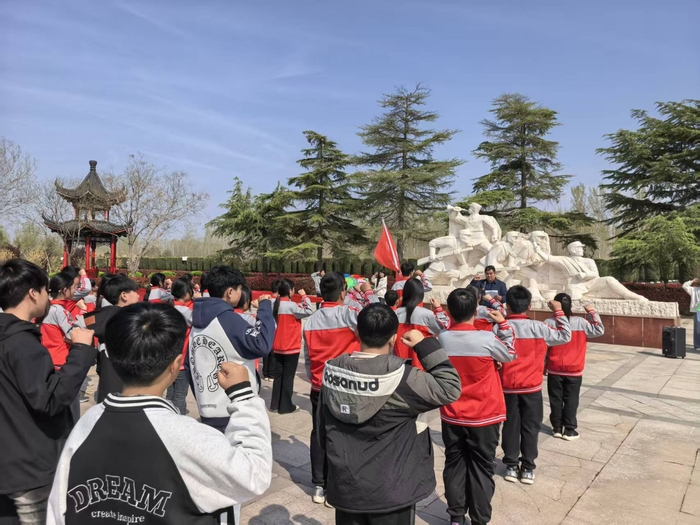 故土英魂在,清明少年行—— 民权县白云寺镇第一初级中学祭扫杞县烈士陵园纪实 故土英魂在,清明少年行—— 民权县白云寺镇第一初级中学祭扫杞县烈士陵园纪实