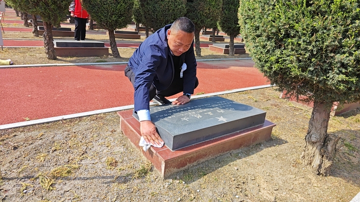 故土英魂在,清明少年行—— 民权县白云寺镇第一初级中学祭扫杞县烈士陵园纪实 故土英魂在,清明少年行—— 民权县白云寺镇第一初级中学祭扫杞县烈士陵园纪实
