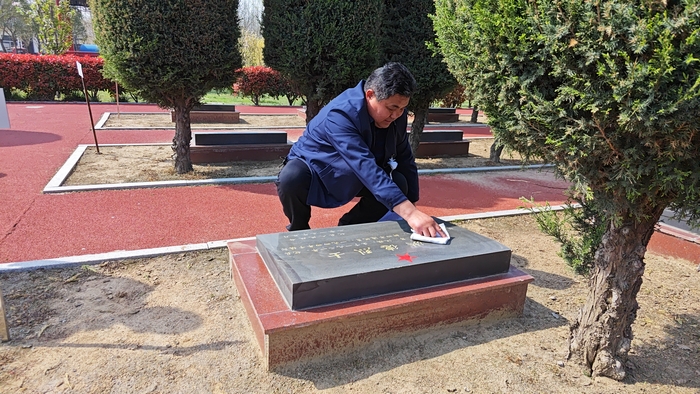 故土英魂在,清明少年行—— 民权县白云寺镇第一初级中学祭扫杞县烈士陵园纪实 故土英魂在,清明少年行—— 民权县白云寺镇第一初级中学祭扫杞县烈士陵园纪实