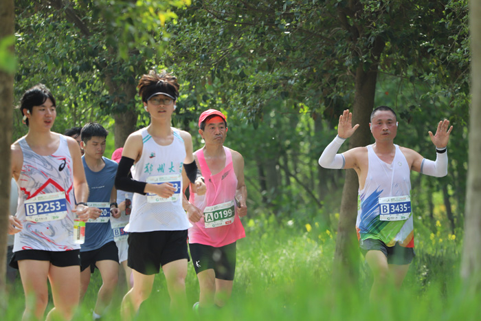 槐香逐梦 奔跑民权——2026民权马拉松暨第四届申甘林带生态马拉松赛圆满举行