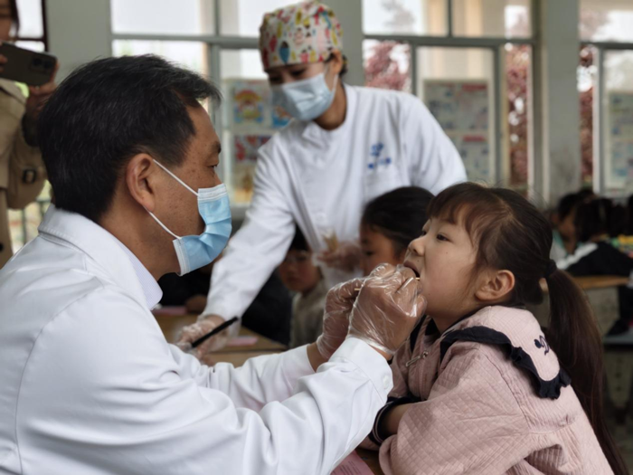 北关镇：爱心送温暖 真情助成长