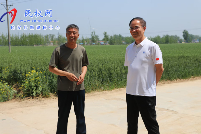 县委副书记、县长王景义调研麦田管理 农资供应及沟渠连通工作