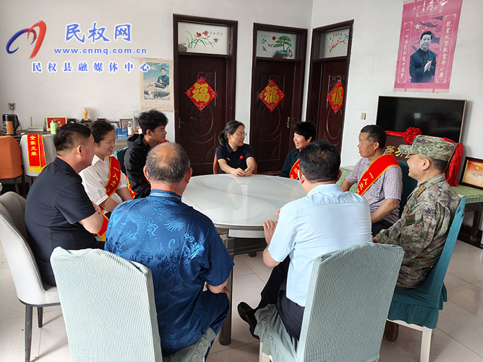 县委书记王静娴慰问荣获二等功现役军人韩昭杰家属