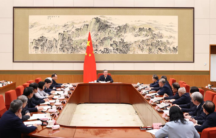 李强主持召开各民主党派中央、全国工商联负责人和无党派人士代表座谈会 听取对政府工作报告、“十五五”规划纲要的意见建议