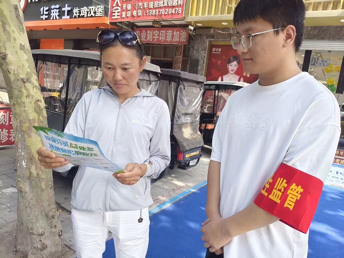 青春返家乡 文明护县城——民权县返乡大学生助力人居环境提质