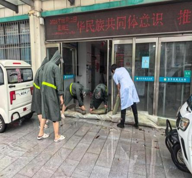 闻“风”而动 逆雨而行 --民权县卫健系统全力迎战台风“白海豚” 筑牢群众健康安全屏障