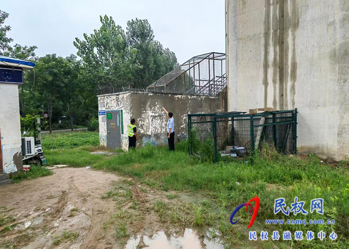 风雨砺担当、防汛护通途——民权北站派出所全力迎战台风“白海豚” ，筑牢辖区安全防线。