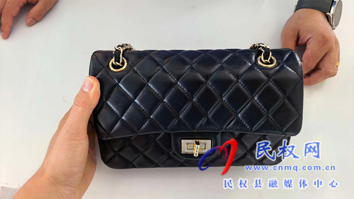 小事暖旅途，为民显担当！ 民权北站派出所助力旅客找回遗失挎包