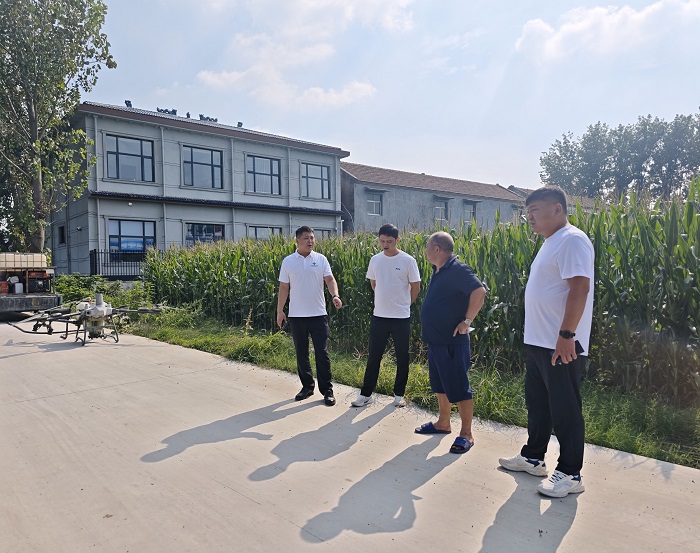 县供销合作社 :飞防作业正当时 精准喷防保秋粮