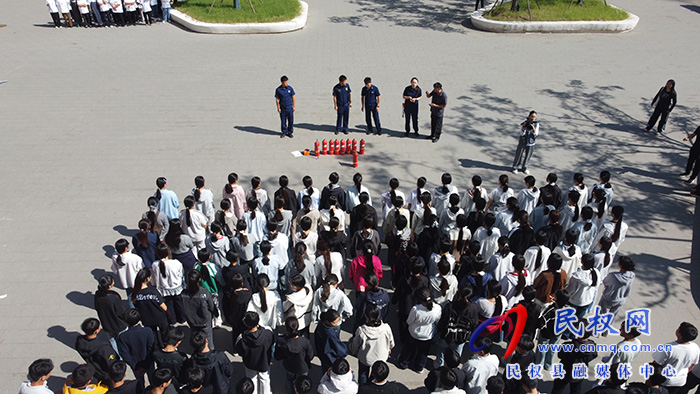 民权:消防培训暨防消联勤进校园 筑牢重点高中安全防线 民权:消防培训暨防消联勤进校园 筑牢重点高中安全防线