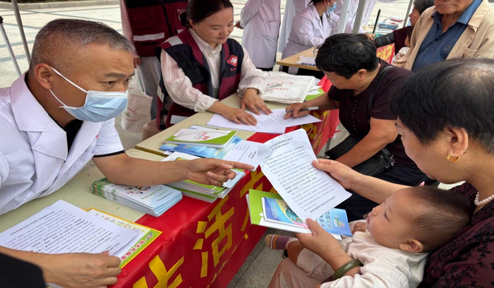 服务百姓零距离 义诊惠民暖人心 ——民权县卫健委开展“服务百姓健康行动”大型义诊活动