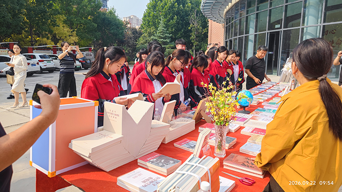 民权县图书馆开展全民阅读推广进校园活动