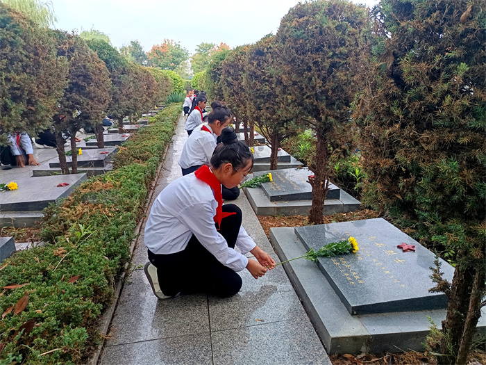 铭记历史 缅怀先烈——民权县第三小学开展2026年烈士纪念日系列教育活动