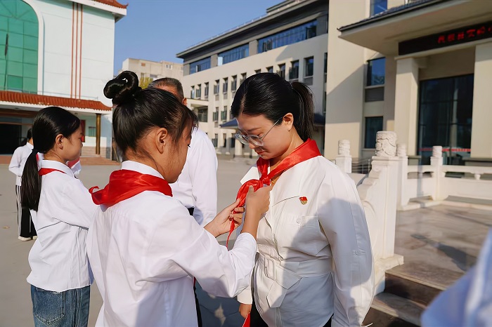 民权县“十 · 一三”少先队建队日示范性入队仪式圆满举行 民权县“十 · 一三”少先队建队日示范性入队仪式圆满举行