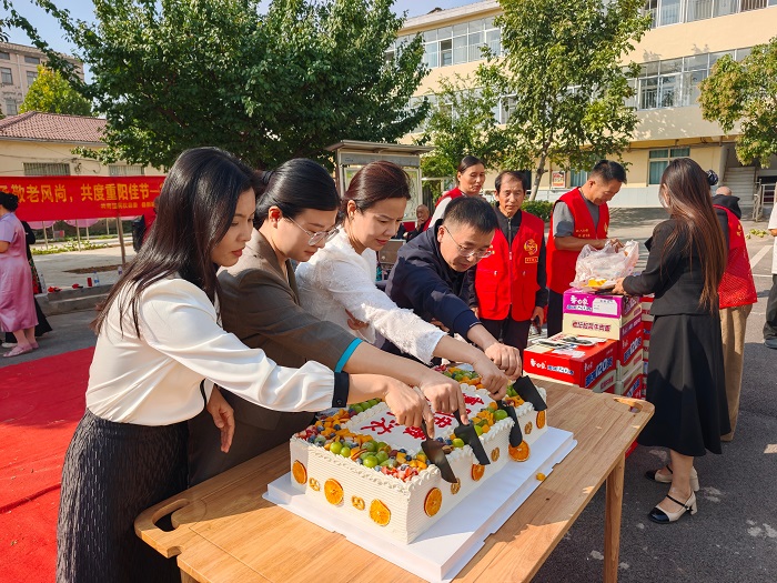 传承敬老风尚 共度重阳佳节——团县委组织开展2026年重阳节敬老慰问暖心活动